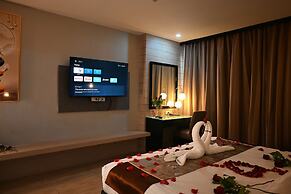 Boss Suites Nana Hotel