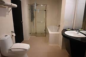 Boss Suites Nana Hotel