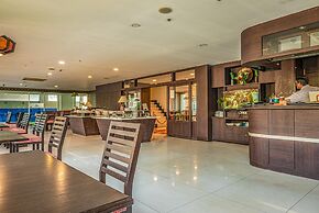 Boss Suites Nana Hotel