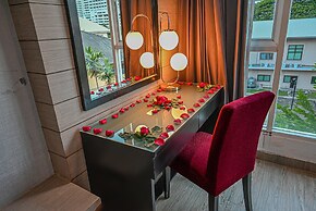 Boss Suites Nana Hotel