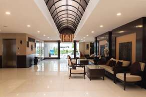 Boss Suites Nana Hotel