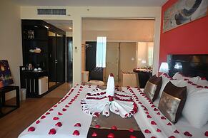 Boss Suites Nana Hotel