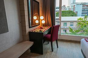 Boss Suites Nana Hotel