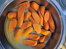 Boss Suites Nana Hotel