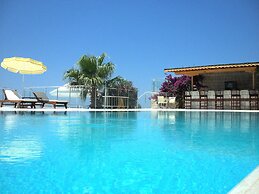 Hotel Cachet Adults Only