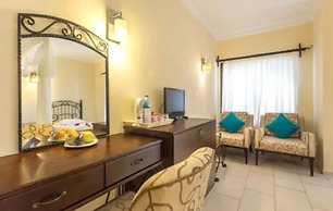 Hotel Cachet Adults Only