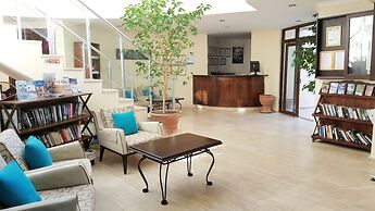 Hotel Cachet Adults Only