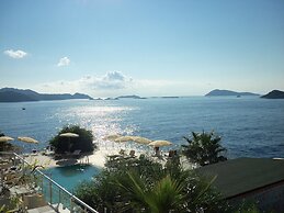 Hotel Cachet Adults Only