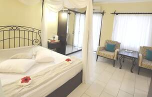 Hotel Cachet Adults Only