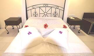 Hotel Cachet Adults Only