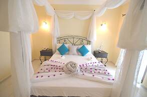 Hotel Cachet Adults Only