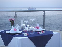 Hotel Cachet Adults Only