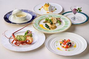 Toba Hotel International