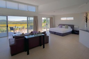 Azjure Studio Retreat