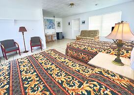 Floating Sea Cove Resort & Marina