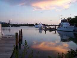 Floating Sea Cove Resort & Marina