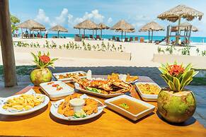 Dom Pedro Laguna Beach Resort & Golf by WAM Experience