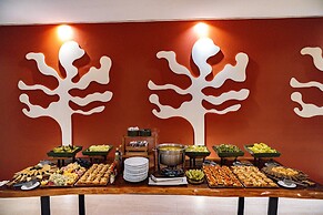 Dom Pedro Laguna Beach Resort & Golf by WAM Experience