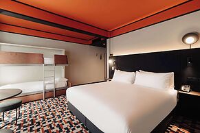 DoubleTree by Hilton Amsterdam Centraal Station