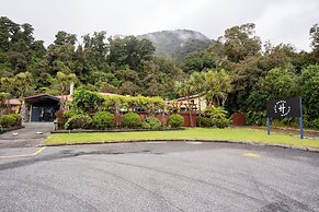 Haka House Franz Josef