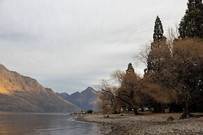 Haka House Queenstown Lakefront