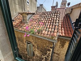 Malena Palace Experience