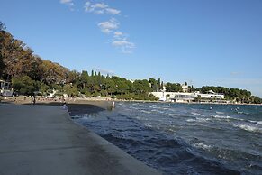 Malena Palace Experience