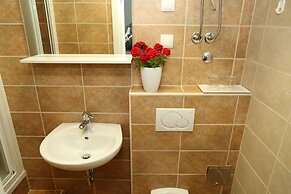 Malena Palace Experience