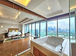 Column Bangkok Hotel