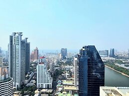 Column Bangkok Hotel