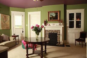 Dailey Renewal Retreat Bed & Breakfast