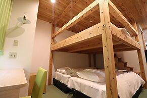 Hiroshima Peace Hotel - Hostel