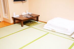 Hiroshima Peace Hotel - Hostel