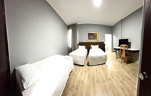 Hotel del Rey By Poty