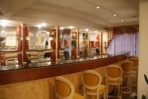 Hotel del Rey By Poty