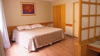 Hotel del Rey By Poty