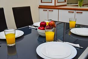 Golden Dream Apartments