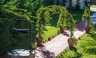 California Beach Hotel - Adults only