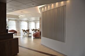 California Beach Hotel - Adults only