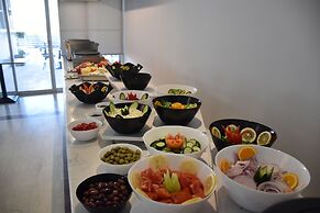 California Beach Hotel - Adults only