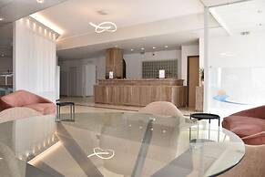 California Beach Hotel - Adults only