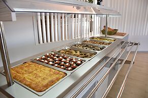 California Beach Hotel - Adults only