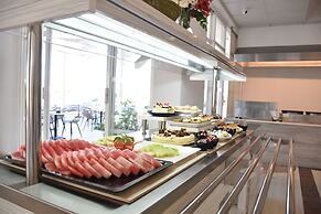 California Beach Hotel - Adults only