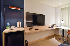 Holiday Inn Express Taipei Train Station by IHG