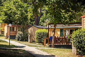 hu I Pini village