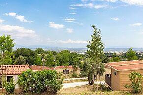 hu I Pini village