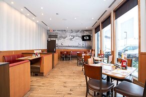 Sandman Hotel & Suites Calgary South