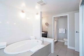 Sandman Signature Prince George Hotel