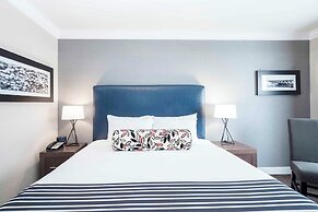 Sandman Signature Prince George Hotel