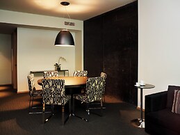 Le Germain Hotel Maple Leaf Square